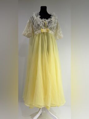 Vintage Radcliffe Yellow Peignoir Nightgown Set M Nylon Lace Ruffle Empire Waist
